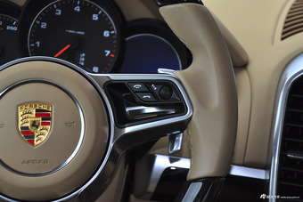 2015款 卡宴Cayenne S E-Hybrid 3.0T自动 棕色