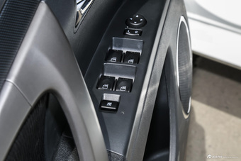 2016款海马M6 1.6L手动舒适型