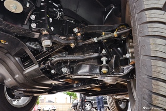 2016款北京BJ40 2.0T手动两驱尊贵版