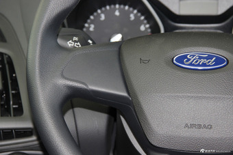 2017款福克斯两厢1.6L自动舒适型智行版