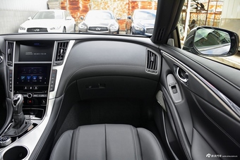 2017款英菲尼迪Q60 2.0T自动豪华版