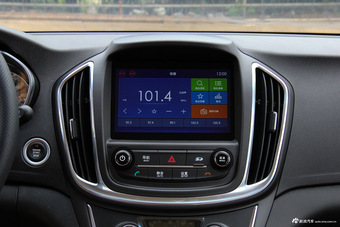 2017款宝骏560律动版1.8L iAMT尊享型