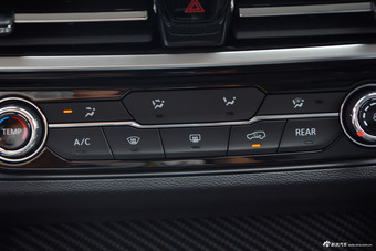 2017上汽大通D90 2.0T自动两驱水星