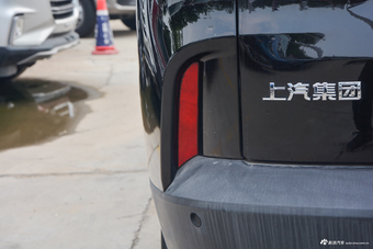 2017上汽大通D90 2.0T自动两驱水星