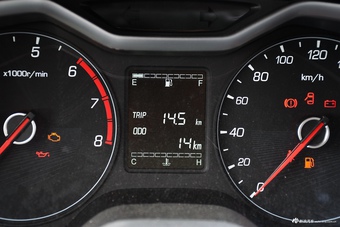 2016款宝骏310 1.2L手动时尚型