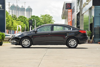 2015款众泰Z500 1.5T 自动豪华型 慕尼黑