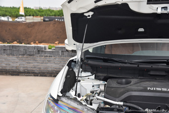 2017款奇骏2.5L自动CVT至尊版 4WD 	