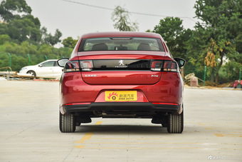 2016款标致308 1.6L自动豪华版