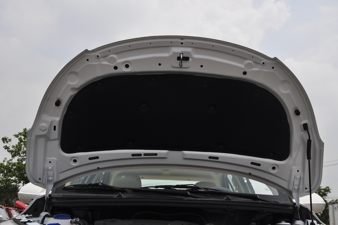 2015款奇瑞E3 1.5L手动趣尚版 冰川白