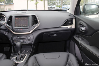 2016款自由光2.0L自动优越版