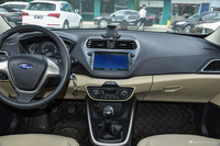 2015款福睿斯1.5L手动时尚型