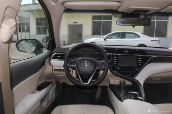 2018款凯美瑞2.5G自动豪华版