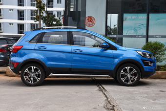 2015款北汽绅宝X25 1.5L手动精英型