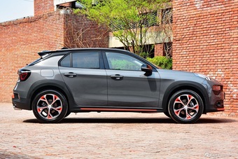 2018款领克02 1.5T两驱