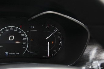 2018款北汽绅宝D50 1.5L CVT尊贵智联版