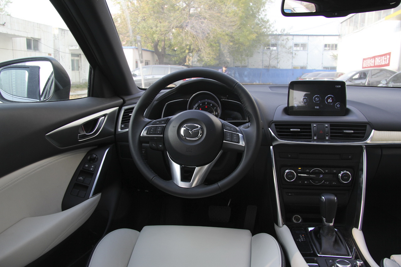 2016款马自达CX-4 2.0L自动两驱蓝天领先版