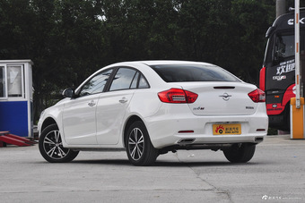 2017款海马M6 1.5T自动豪华型