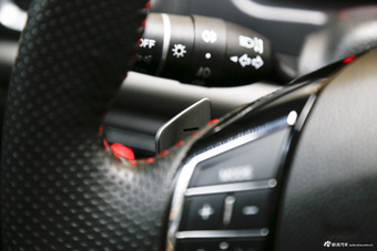 2015款哈弗H6运动版1.5T自动两驱尊享型