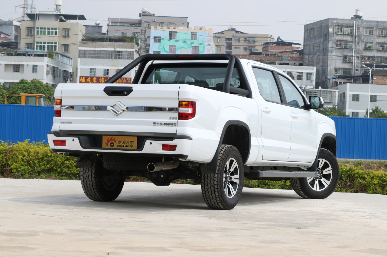 2017款黄海N3 2.5T手动四驱运动版JE4D25C