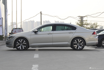 2018款迈腾2.0T自动380TSI DSG旗舰型