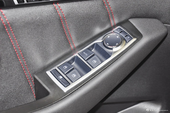 2015款猎豹CS10 2.0T手动卓越版 纽约黑