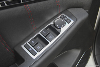 2017款猎豹CS10 2.0T自动豪华型