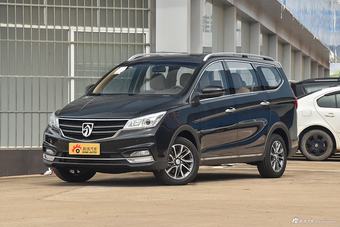 2017款宝骏730 1.5T手动风尚型7座