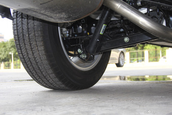 2016款风度MX6 2.0L自动两驱梦想版 沙滩银