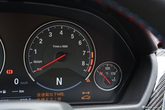 2017款宝马M4自动敞篷轿跑车