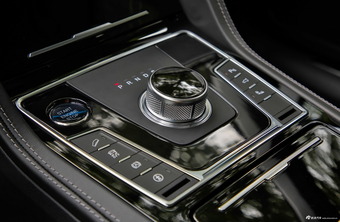 2017款大迈X7上进版 2.0T自动DCT黄山型7座