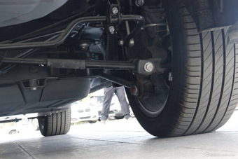 2016款比亚迪秦EV300尊荣型