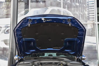 2016款奔驰GLC300 2.0T自动4MATIC动感型 宝石蓝