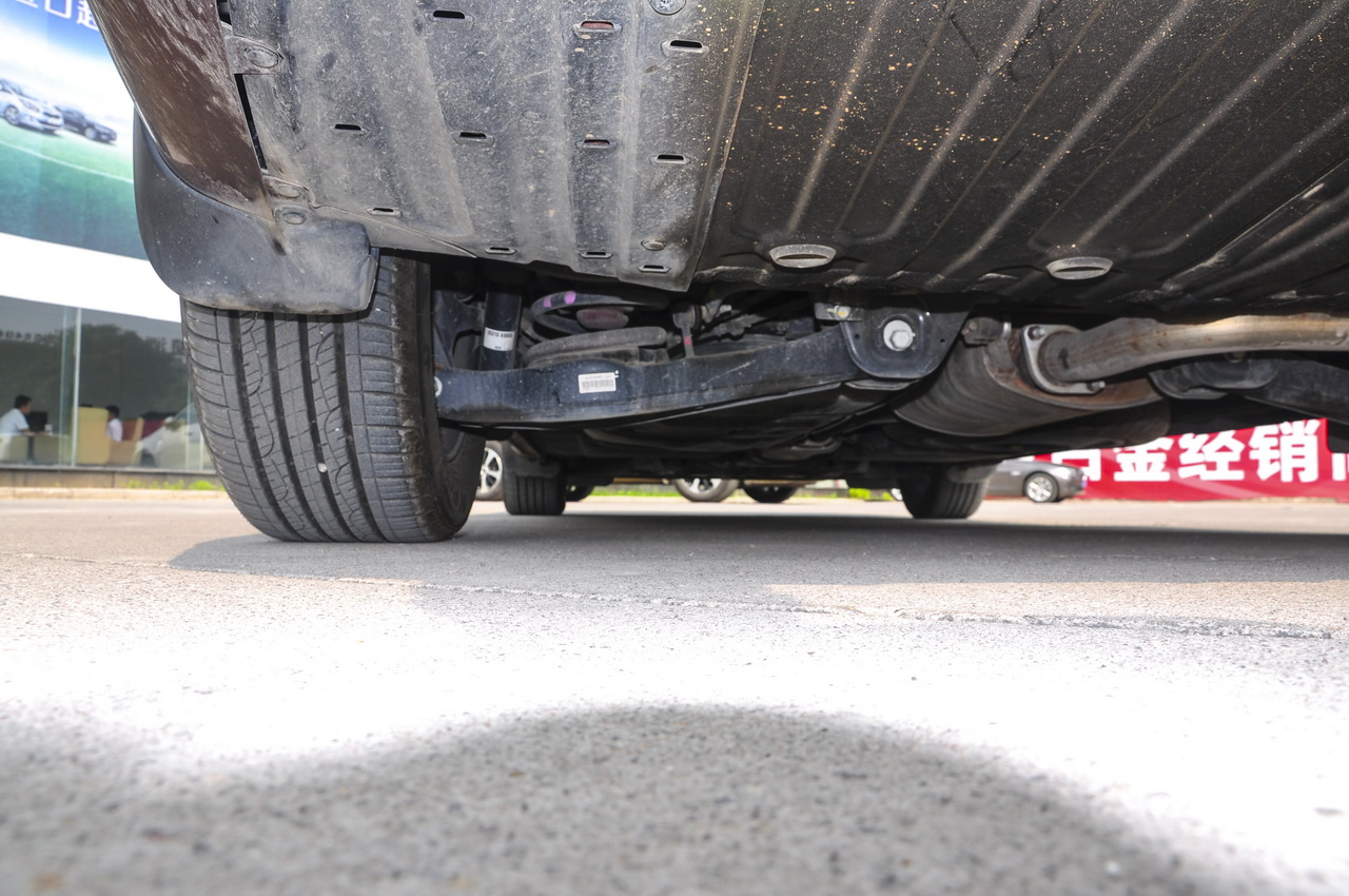 2015款嘉华（进口）3.3L自动豪华版 国IV