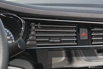 2018款启辰D60 1.6L自动智联精英版