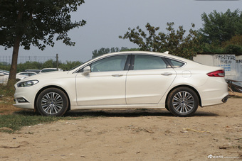 2018款蒙迪欧2.0T自动豪华型EcoBoost 200