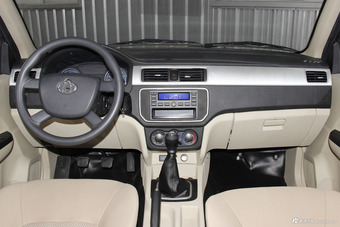 2016款神骐F30 1.5L手动舒适版长轴