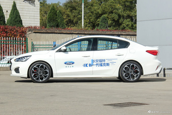 2019款福克斯三厢1.5T自动ST Line EcoBoost 180