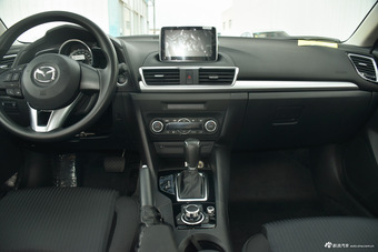 2016款马自达3昂克赛拉1.5L手动三厢豪华型 炫亮银