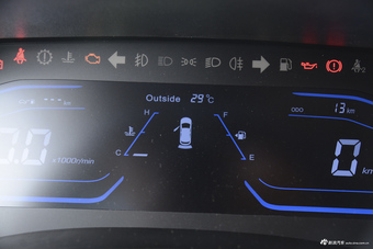 2017款长安欧尚A800 1.6L手动舒适型