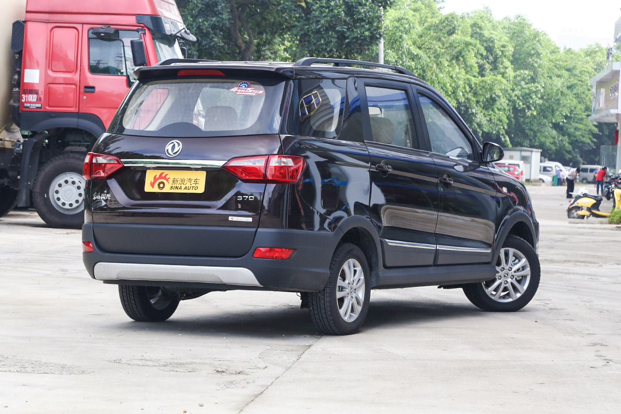 2016款风光370 1.5L手动标准型7座 摩卡棕