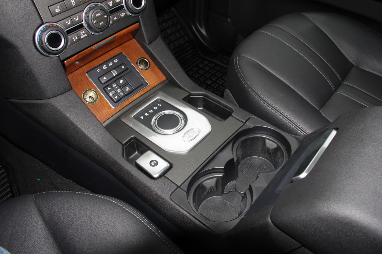 2016款第四代发现3.0T自动SC曜黑典藏版 SE