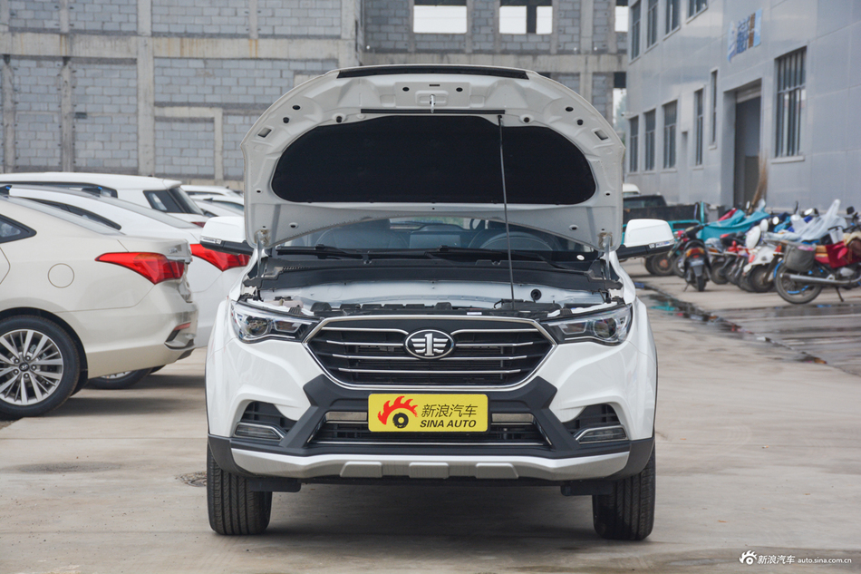 2018款奔腾X40网红版 1.6L手动舒适型