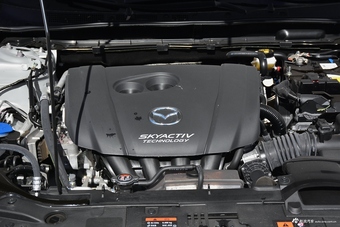 2018款马自达CX-4 2.0L手动两驱蓝天活力版