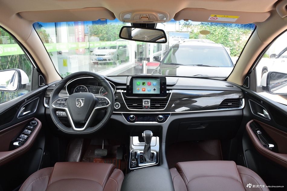 2017款宝骏560 1.5T DCT旗舰型