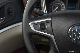 2017款GL8 2.5L自动尊贵型