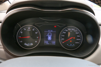 2018款瑞风R3 1.6L手动豪华天窗型