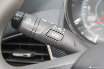 2016款科鲁兹1.5L自动时尚天窗版