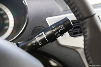 2015款揽福2.4L手动汽油两驱标准型