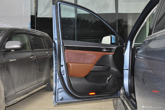 2017款传祺GS8 2.0T自动两驱尊贵版320T