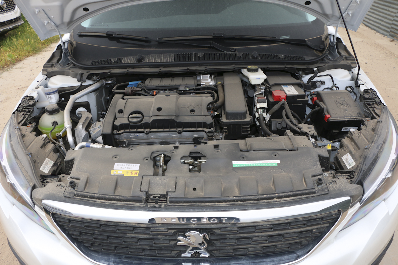 2018款标致308 1.6L手动时尚版